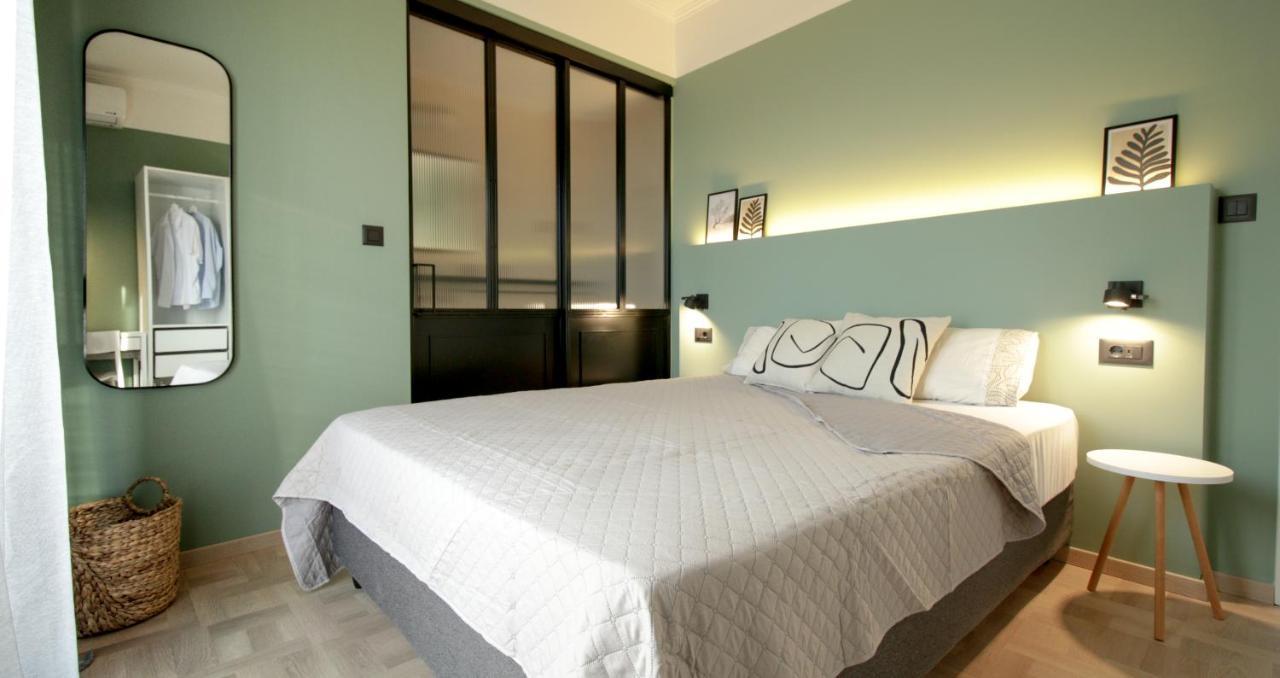Onos - 2 Bedroom 2 Bathroom Penthouse With Terrace In Old Town Καλαμάτα Εξωτερικό φωτογραφία