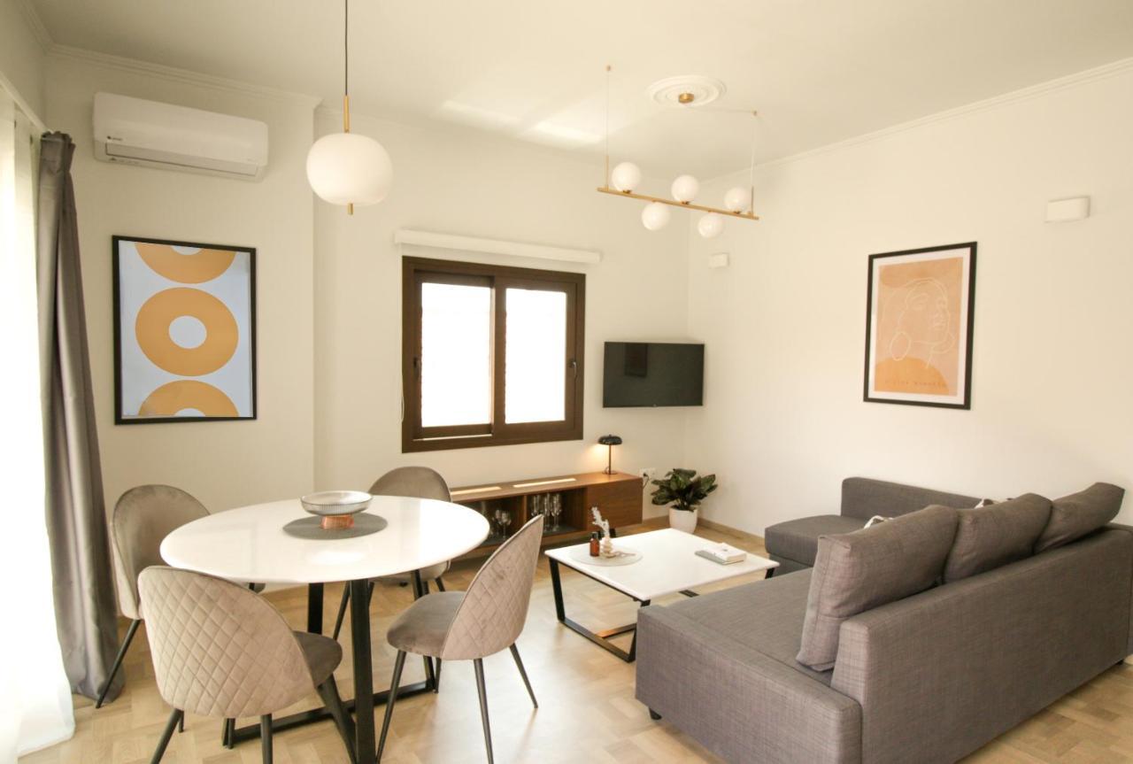 Onos - 2 Bedroom 2 Bathroom Penthouse With Terrace In Old Town Καλαμάτα Εξωτερικό φωτογραφία