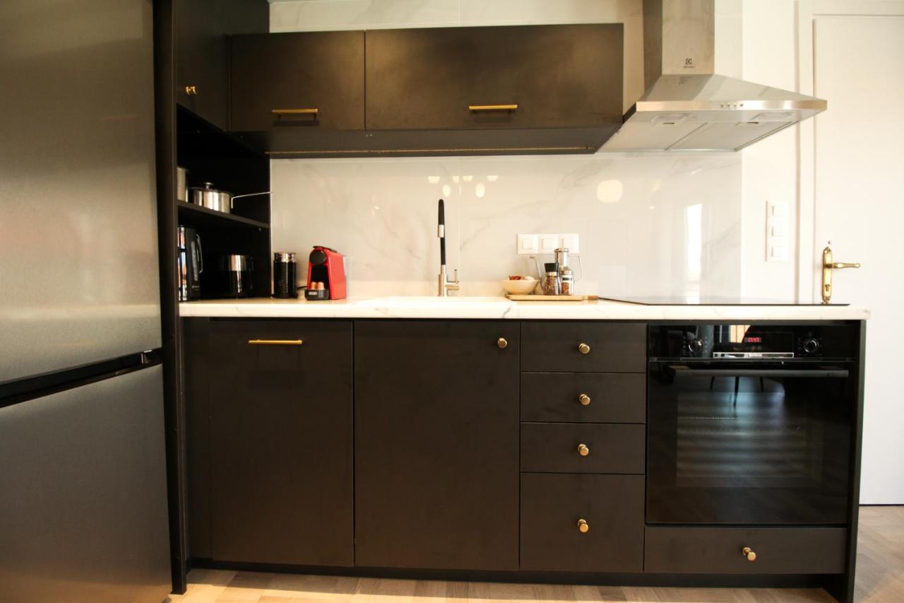 Onos - 2 Bedroom 2 Bathroom Penthouse With Terrace In Old Town Καλαμάτα Εξωτερικό φωτογραφία