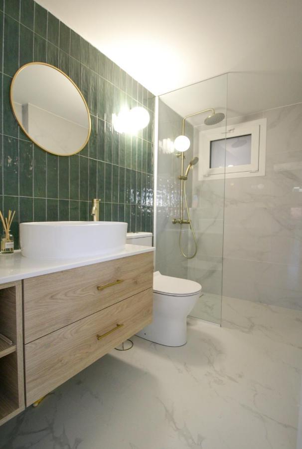 Onos - 2 Bedroom 2 Bathroom Penthouse With Terrace In Old Town Καλαμάτα Εξωτερικό φωτογραφία