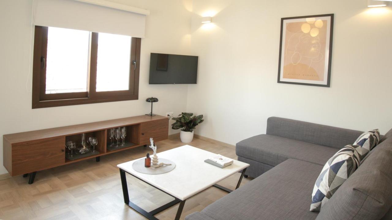 Onos - 2 Bedroom 2 Bathroom Penthouse With Terrace In Old Town Καλαμάτα Εξωτερικό φωτογραφία